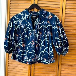 MEAVE— beautiful cropped floral blouse, size S, a little puff on the s/s.
